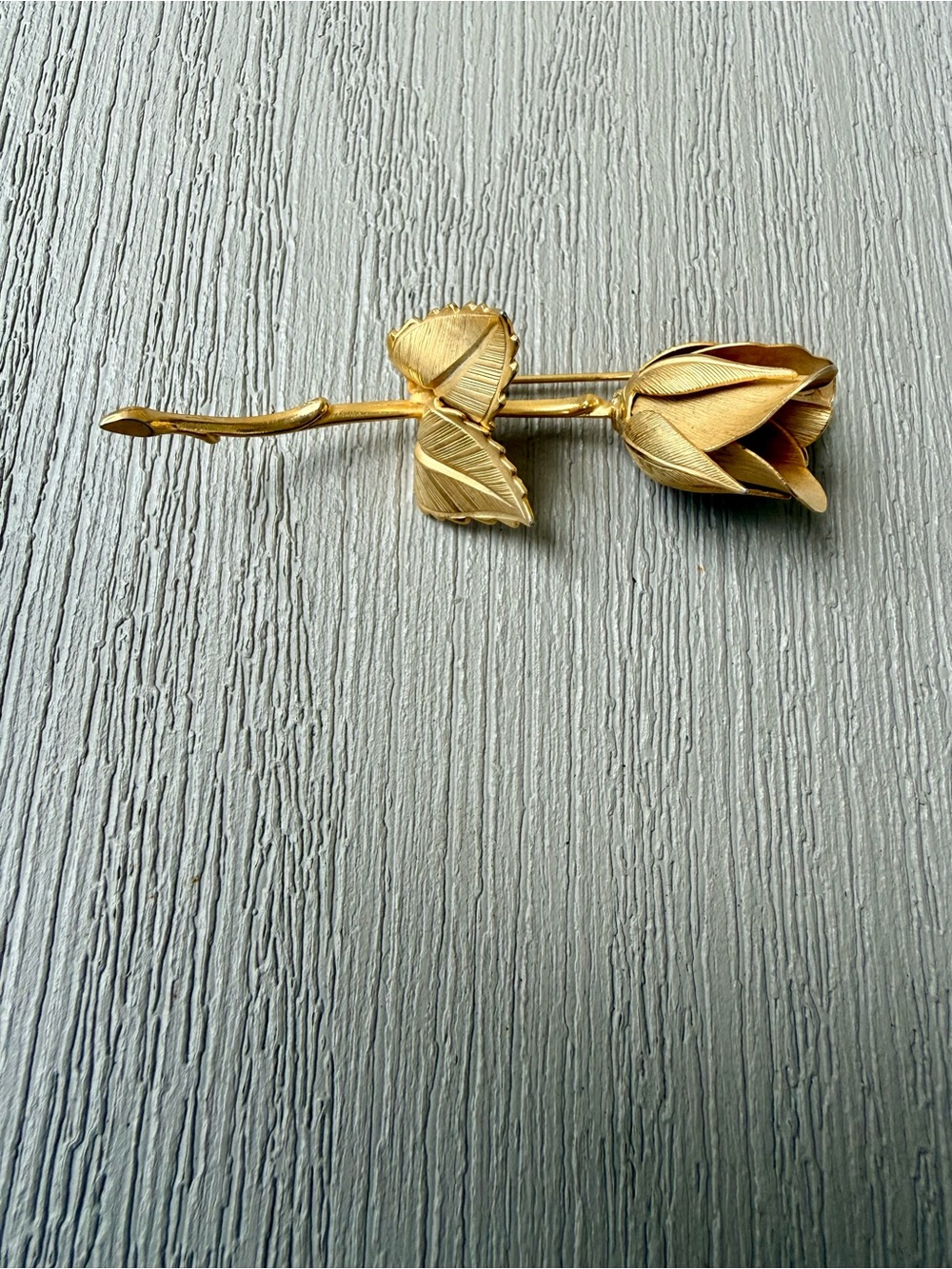 Vintage Gold Tone 3D Rosebud Brooch Long Stem Flower Pin 2.5”